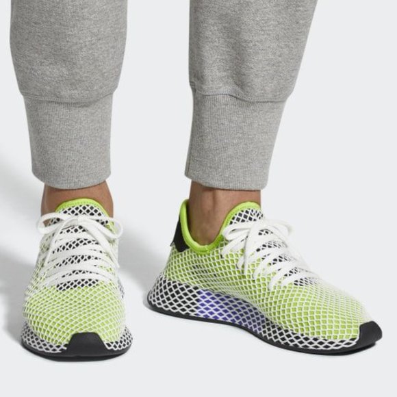 deerupt runner adidas black